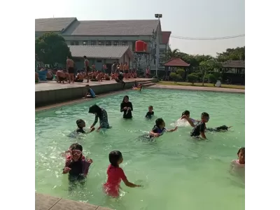 Kegiata Berenang Ceria