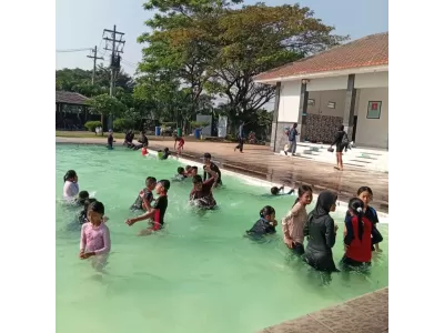 Kegiata Berenang Ceria